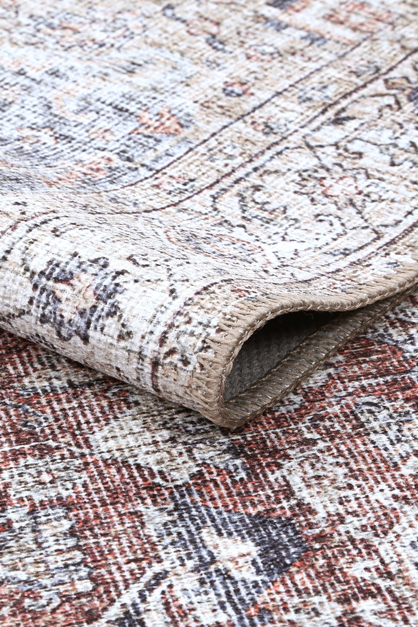 Luna Machine Washable in Red Rug