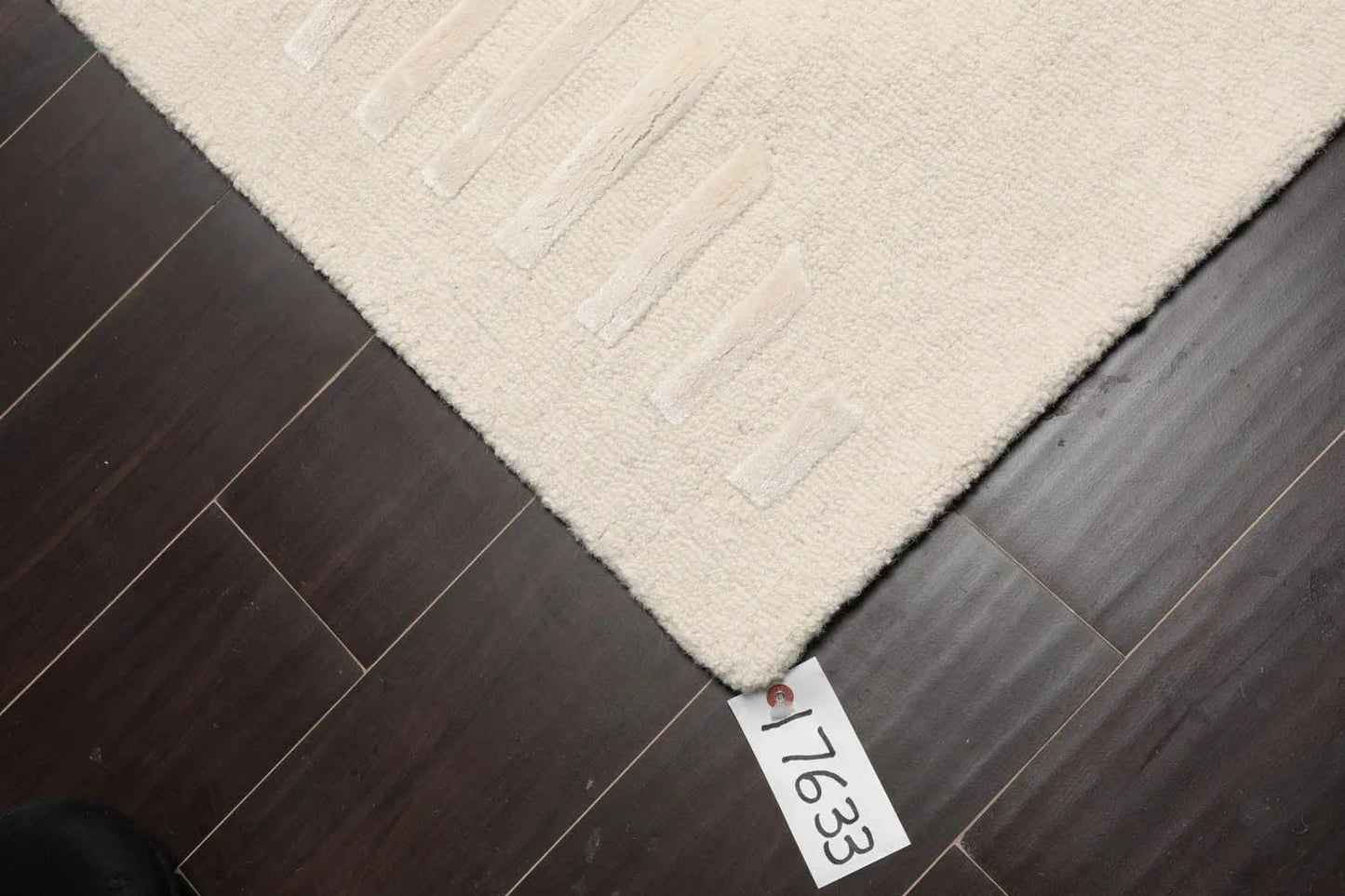 5' x8' Hand Tufted Hand Made Wool and Bamboo Modern & Contemporary Oriental Area Rug Tone On Tone,Ivory Color