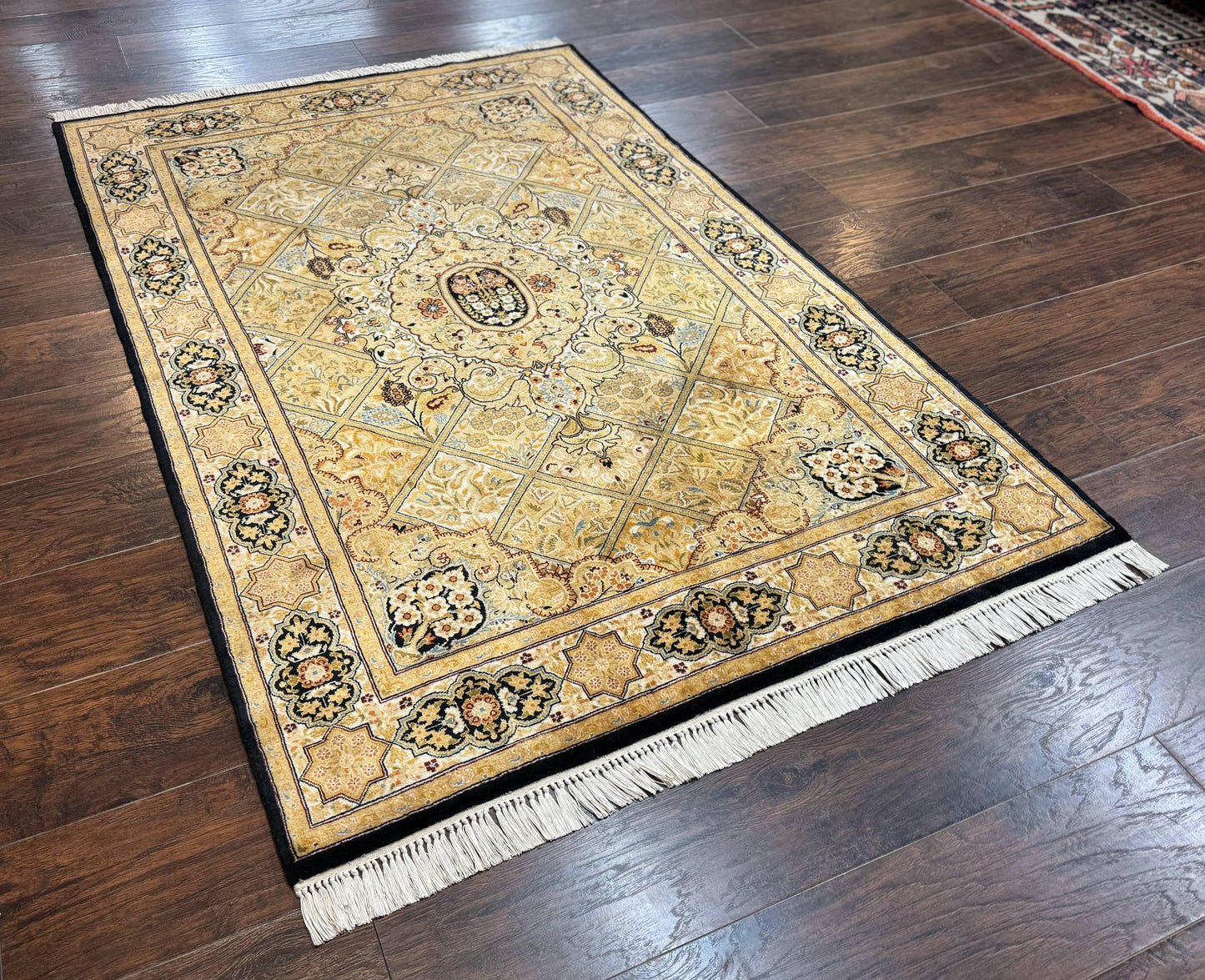 Pak Persian Rug 4x6, Panel Design