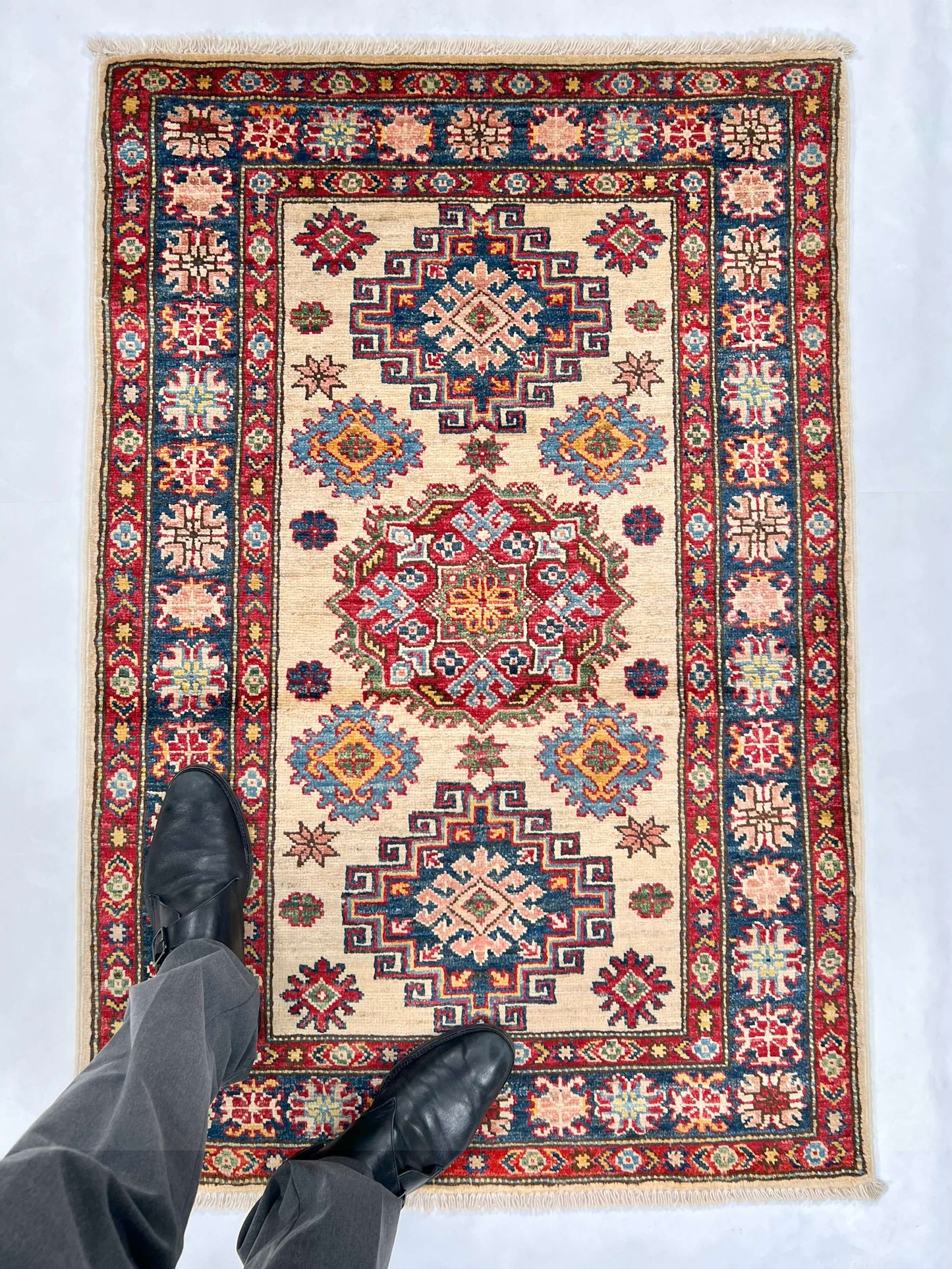 Super Kazak (2'08"x3'11") ivory/navy