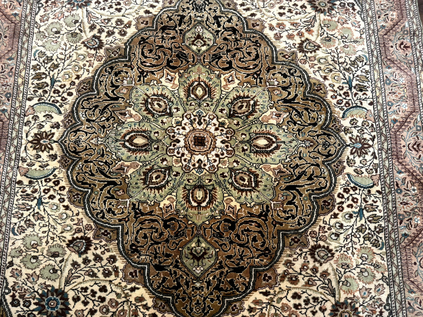 Turkish Sivas Rug 6x9, Floral Medallion, Vintage Handmade Wool Carpet