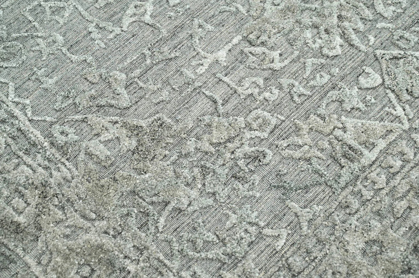 4x6 Tone on Tone Gray Hand Knotted Tibetan Wool/Bamboo Silk Transitional Oriental Area Rug