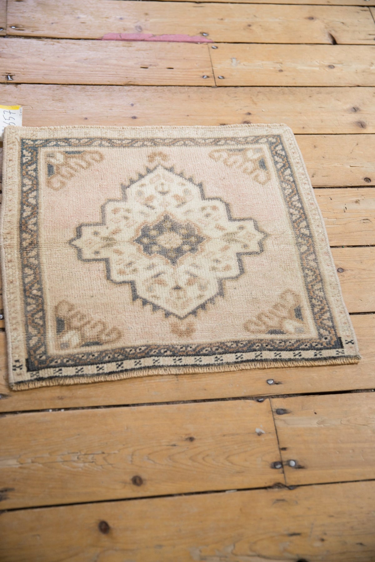 1.5x2 Vintage Distressed Oushak Square Rug Mat