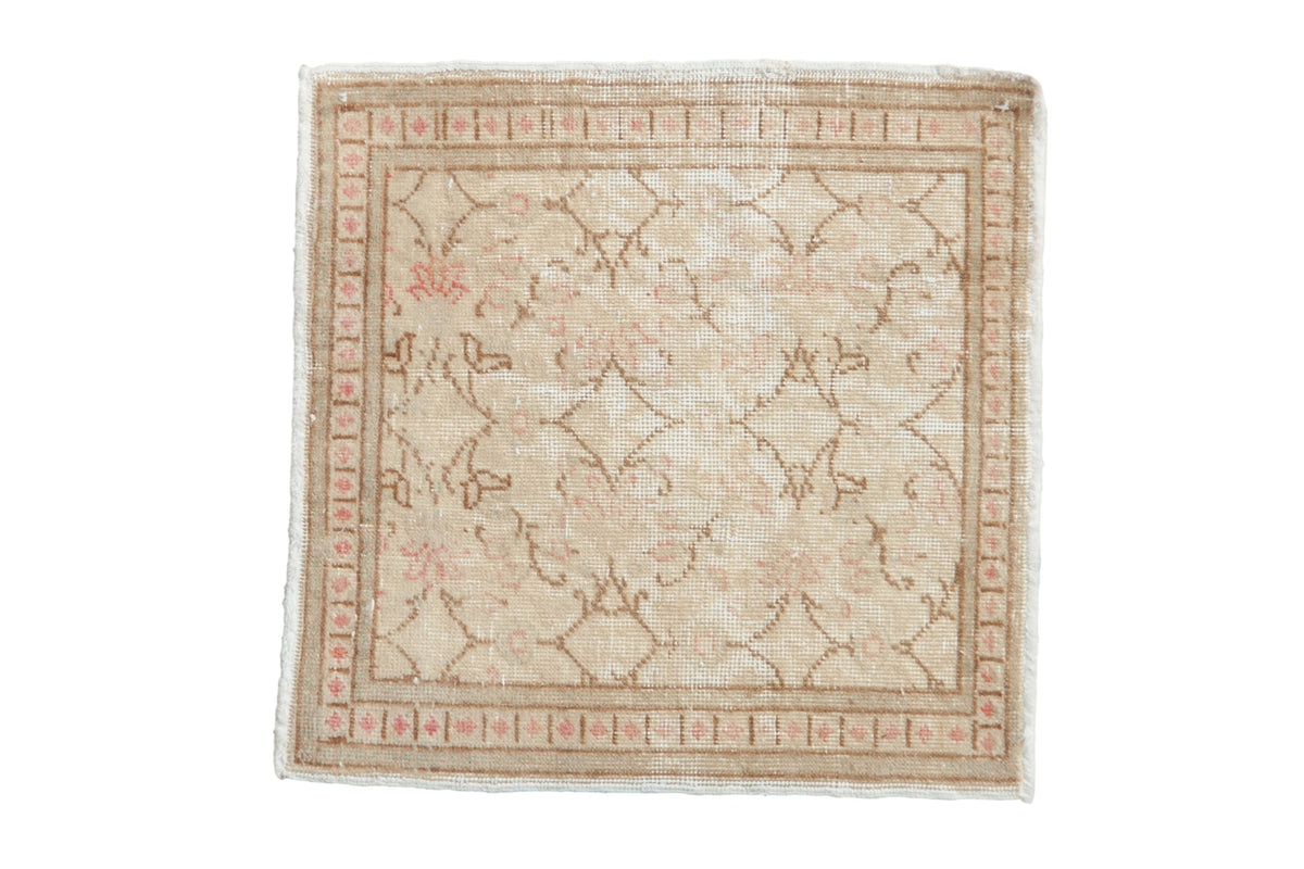 1.5x1.5 Vintage Distressed Kayseri Square Rug Mat