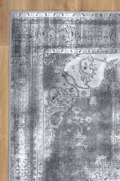 Lola Machine Washable in Grey Rug