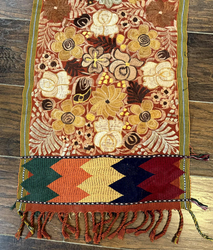 Vintage Table Runner 1.5 x 7.5, Floral