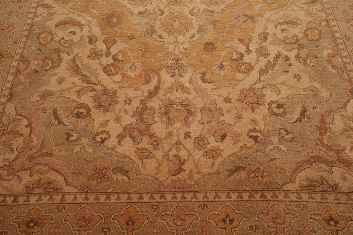 7'9" x 9'9" NA02 Beige Hand Knotted Wool Traditional Oriental Area Rug