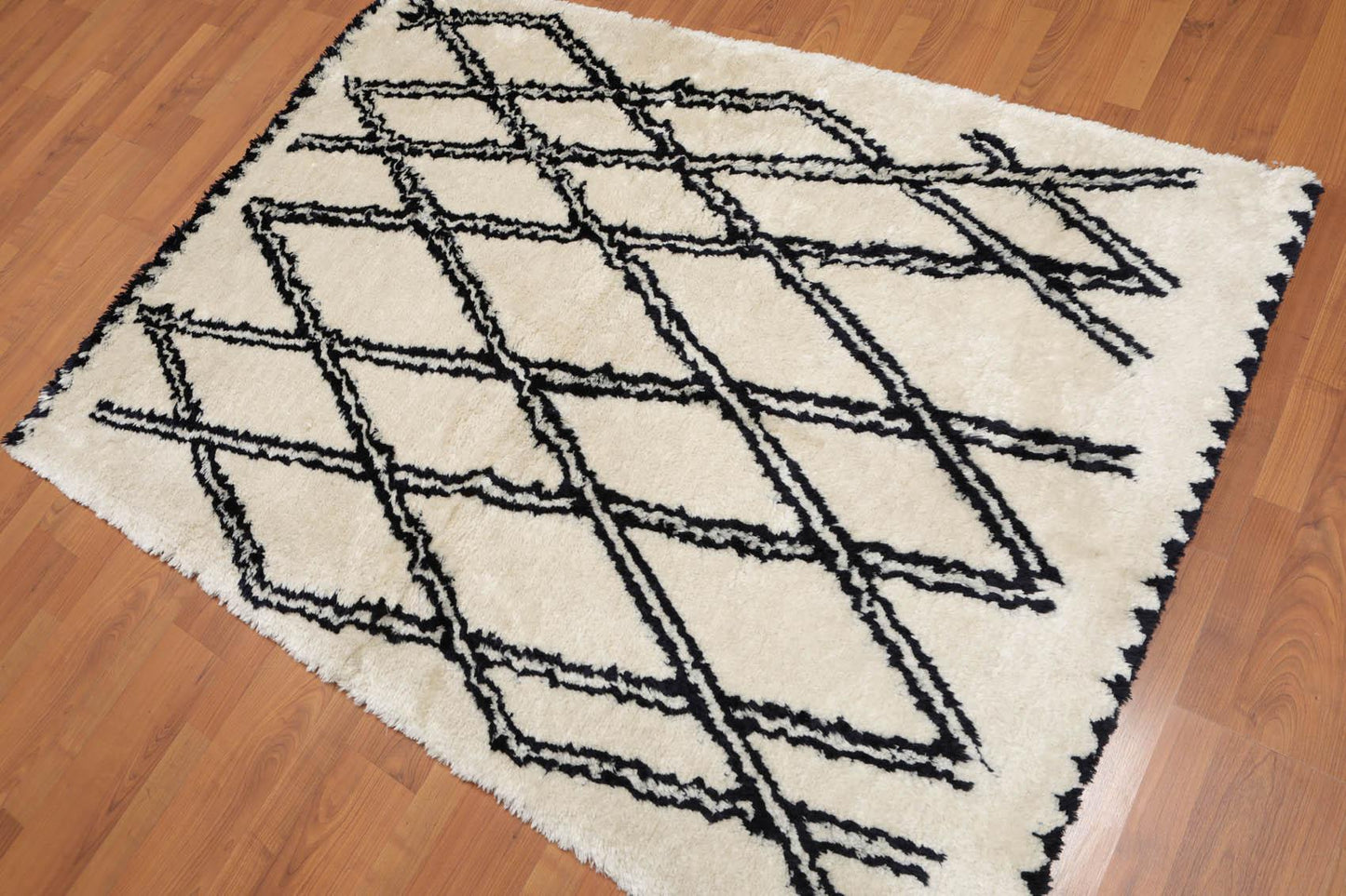 4'3" x 6' Handmade Geometric Pattern Moroccan Shag Area Rug Beige