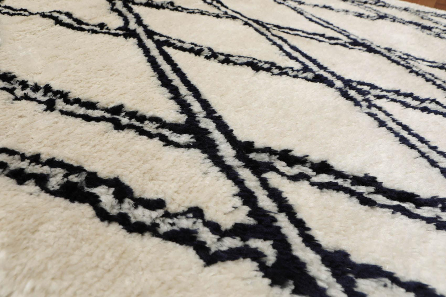 4'3" x 6' Handmade Geometric Pattern Moroccan Shag Area Rug Beige