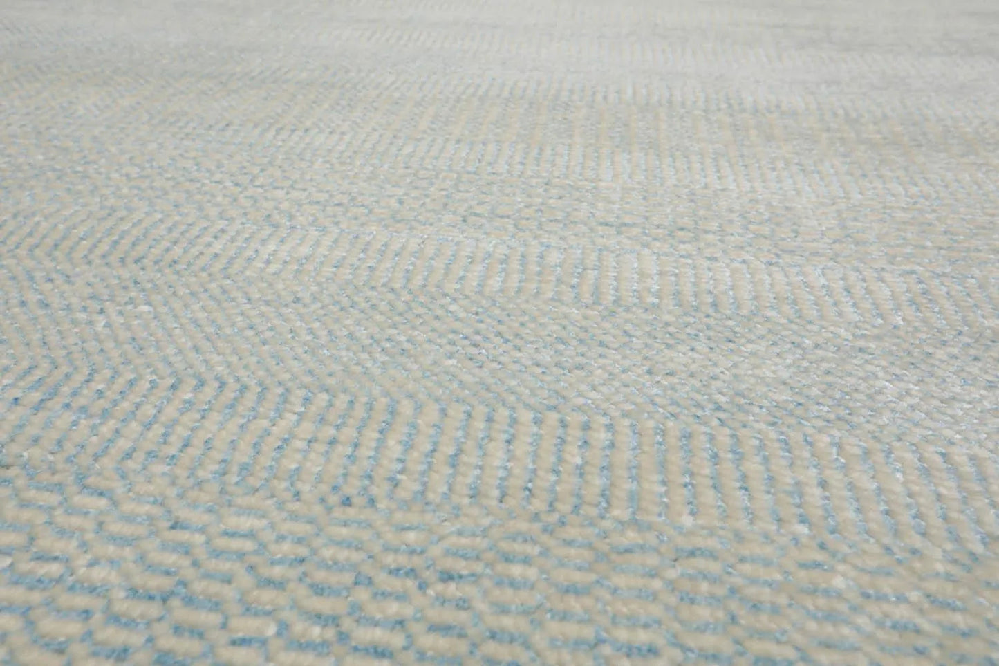 Multi Sizes Sea foam Hand Knotted Wool and Silk Modern Oriental Area Rug