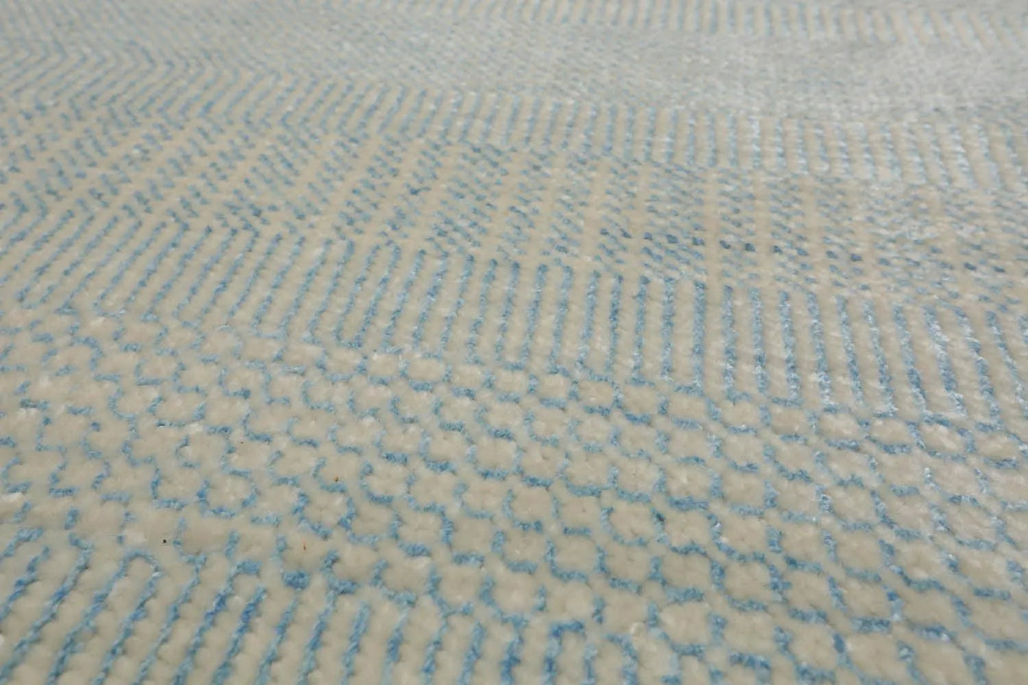 Multi Sizes Sea foam Hand Knotted Wool and Silk Modern Oriental Area Rug