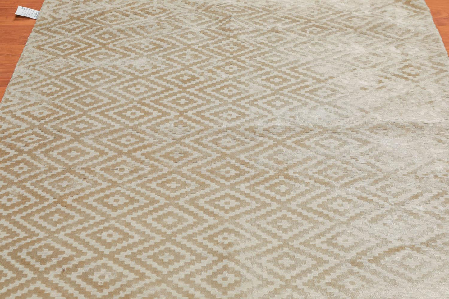 5'3" x 7'7" Handmade 100% Bamboo Silk Loop N Cut Pile Area Rug Beige