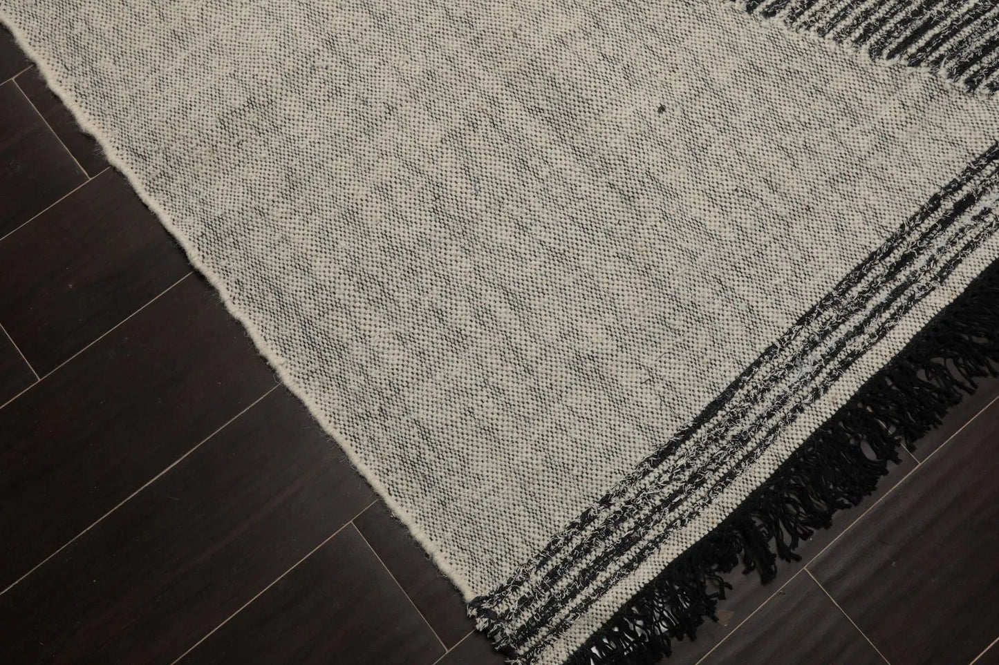 LoomBloom Geometric Kilim Wool Ivory Hand-Woven 5x8 Area Rug