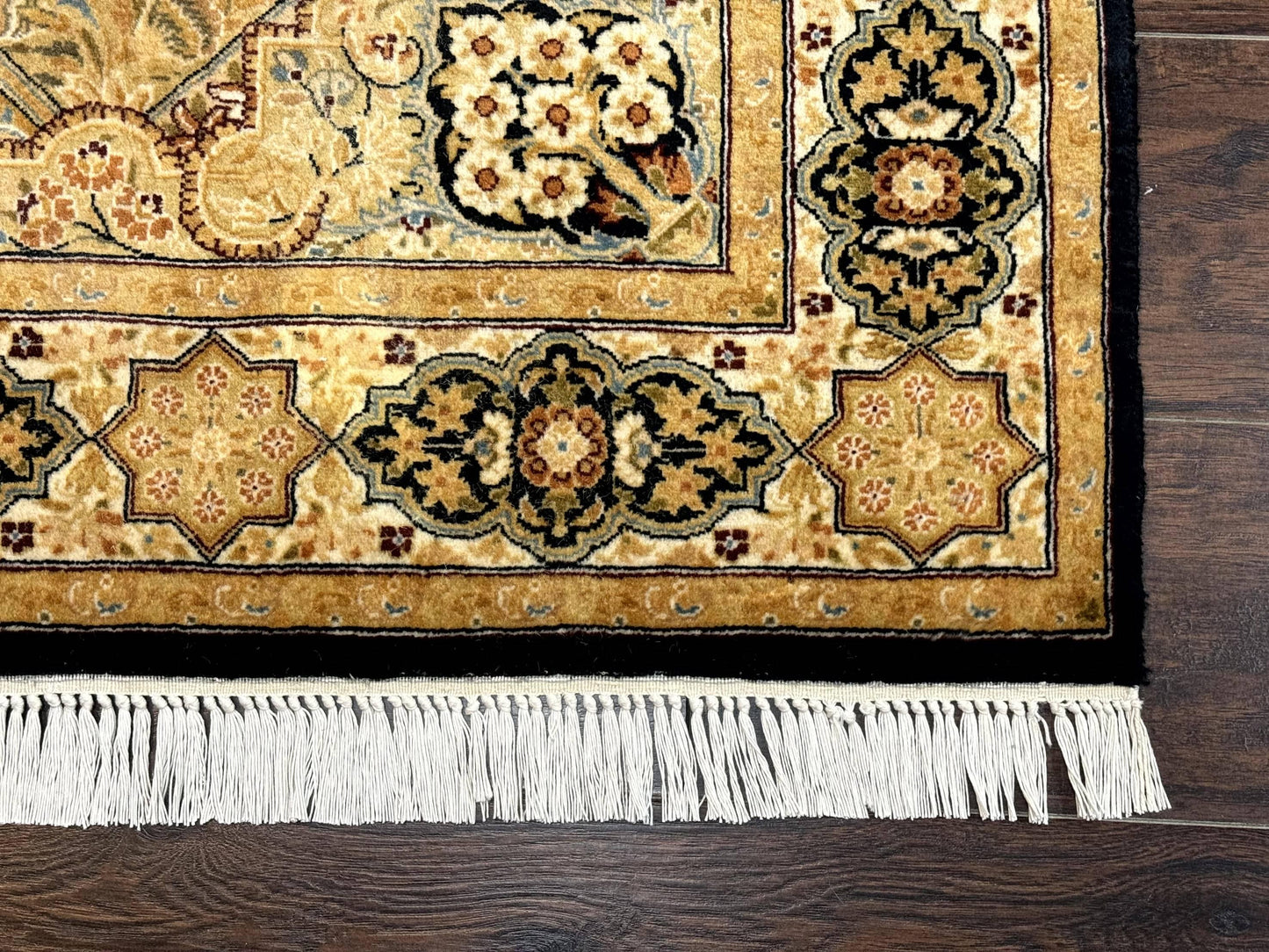 Pak Persian Rug 4x6, Panel Design
