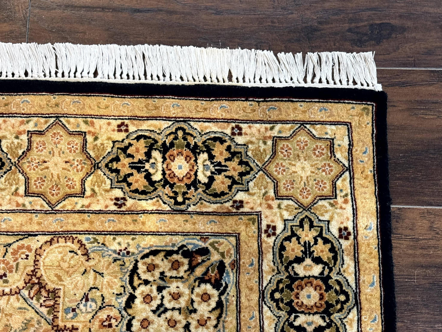 Pak Persian Rug 4x6, Panel Design
