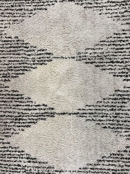 Shag Rug 5x8, Off White and Black Modern Contemporary Shag Area Rug, Moroccan Style Rug 5 x 8 ft, Medium Sized Rug, nuLoom Rug