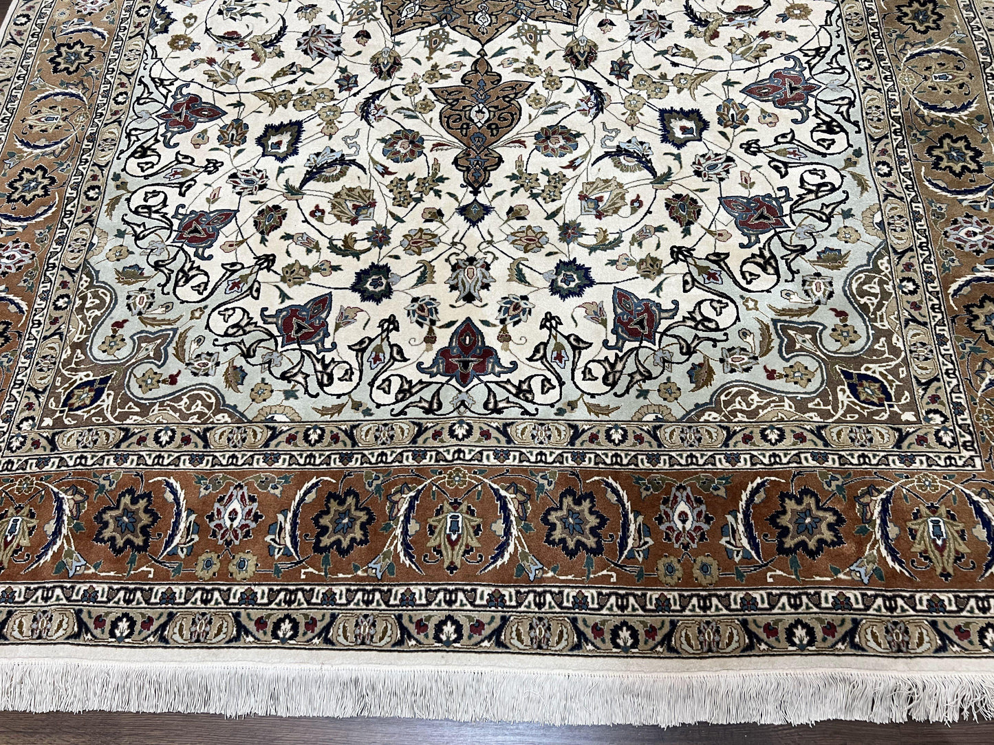 Wonderful Persian Tabriz Rug 7x10, Floral Medallion, Very Fine Oriental Carpet, Ivory