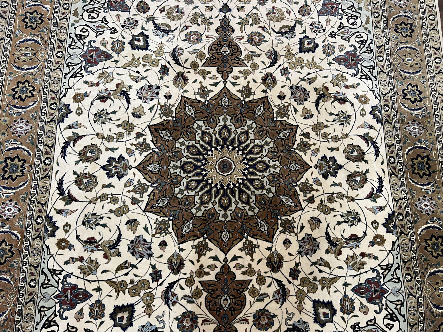Wonderful Persian Tabriz Rug 7x10, Floral Medallion, Very Fine Oriental Carpet, Ivory