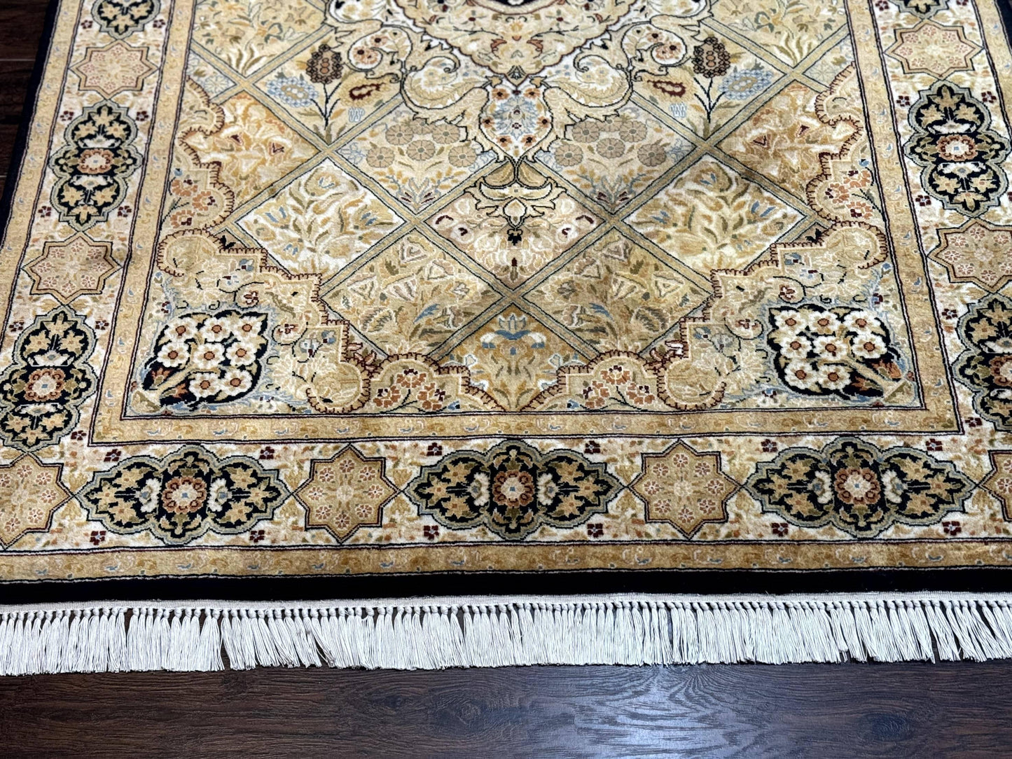 Pak Persian Rug 4x6, Panel Design