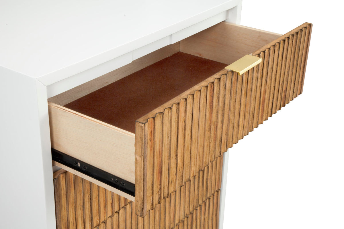 Larsen Chest