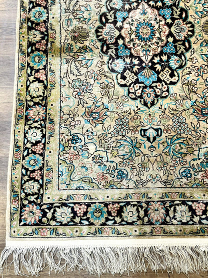 Indian Kashmiri Silk Rug 3x5, Floral Medallion, Fine 200 KPSI