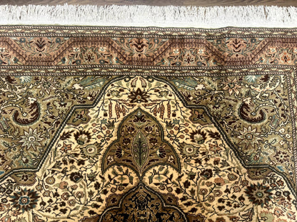 Turkish Sivas Rug 6x9, Floral Medallion, Vintage Handmade Wool Carpet