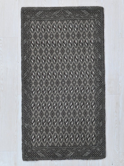 2' 0" x 4' 1"