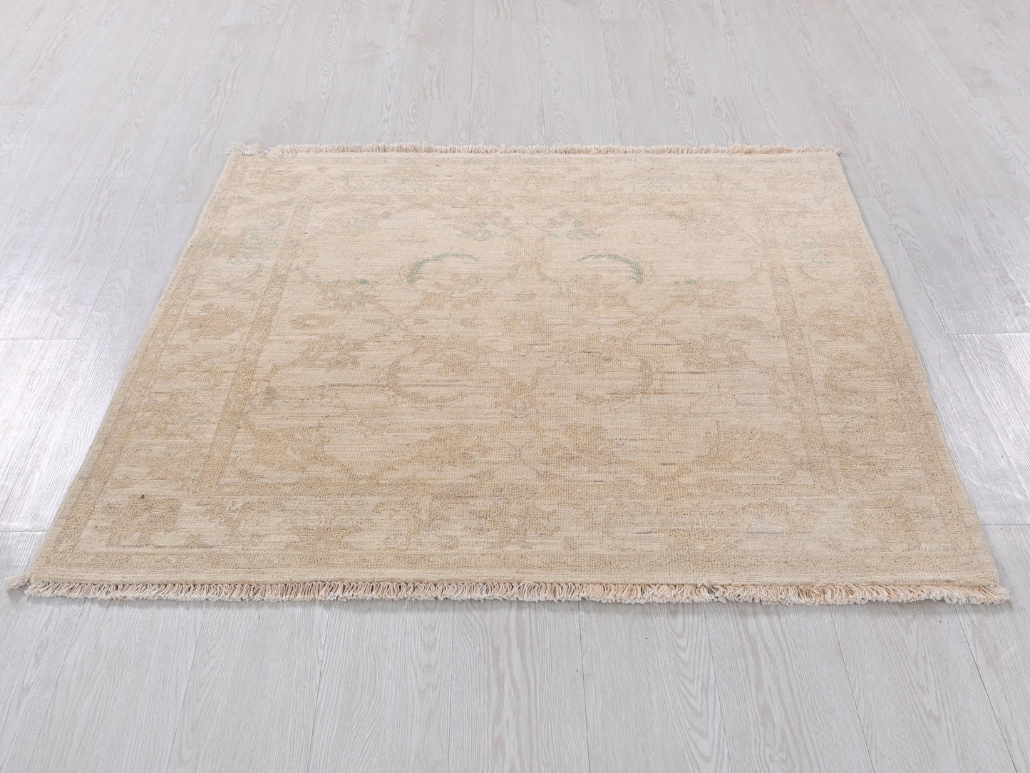 3' 11" x 3' 11"