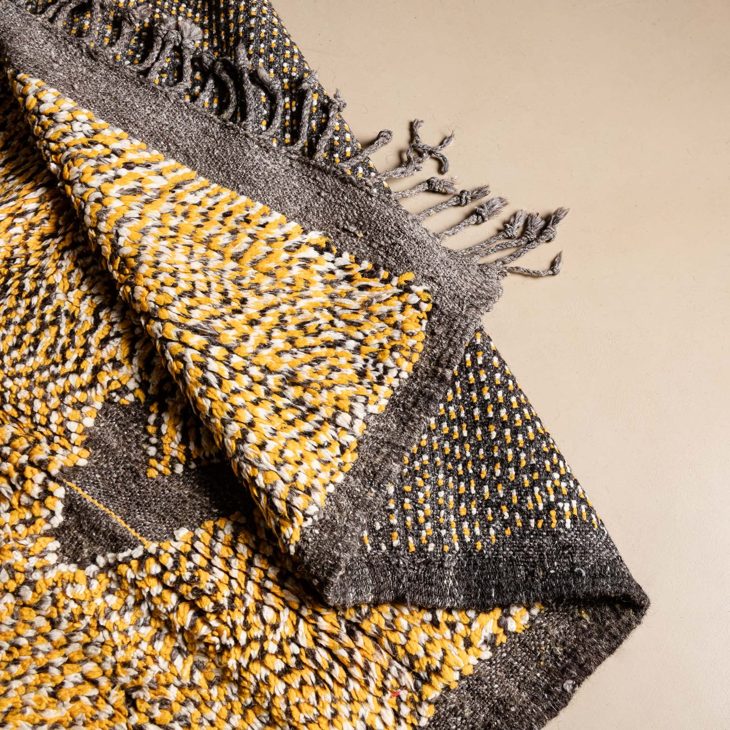 Rubaa - taznakht kilim rug