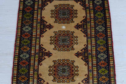 2'0" x 2'10"
