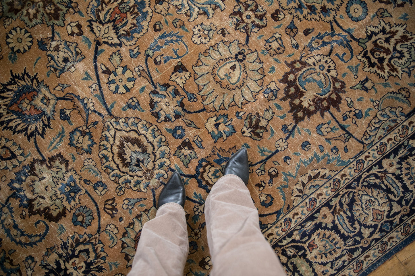 10.5x14 Vintage Meshed Carpet