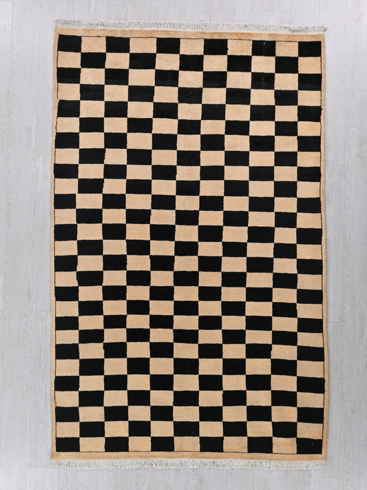 4' 10" x 8' 2"