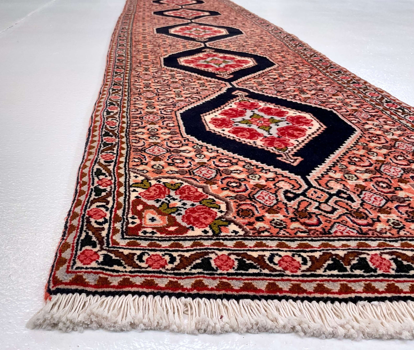 Persian Bijar (1'10"x8'08") rose/indigo