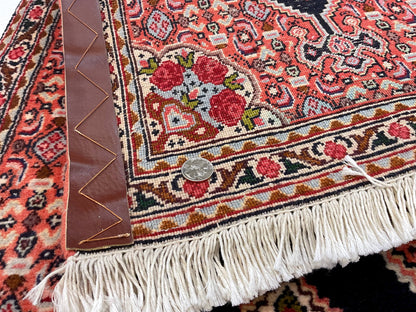 Persian Bijar (1'10"x8'08") rose/indigo