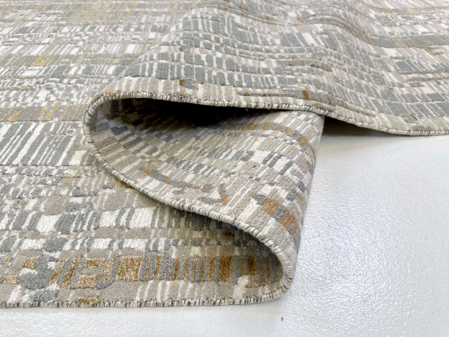 Contemporary Carved Tibetan 9x12 (ivory/gold/gray)