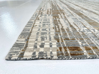 Carved, Modern Tibetan-Style 6x9 (ivory/gold)