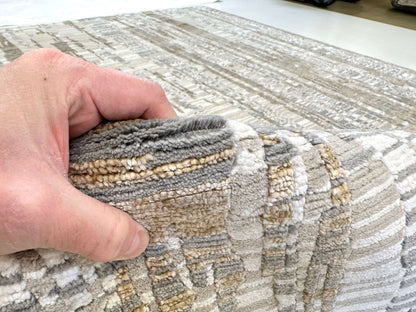 Carved, Modern Tibetan-Style 6x9 (ivory/gold)