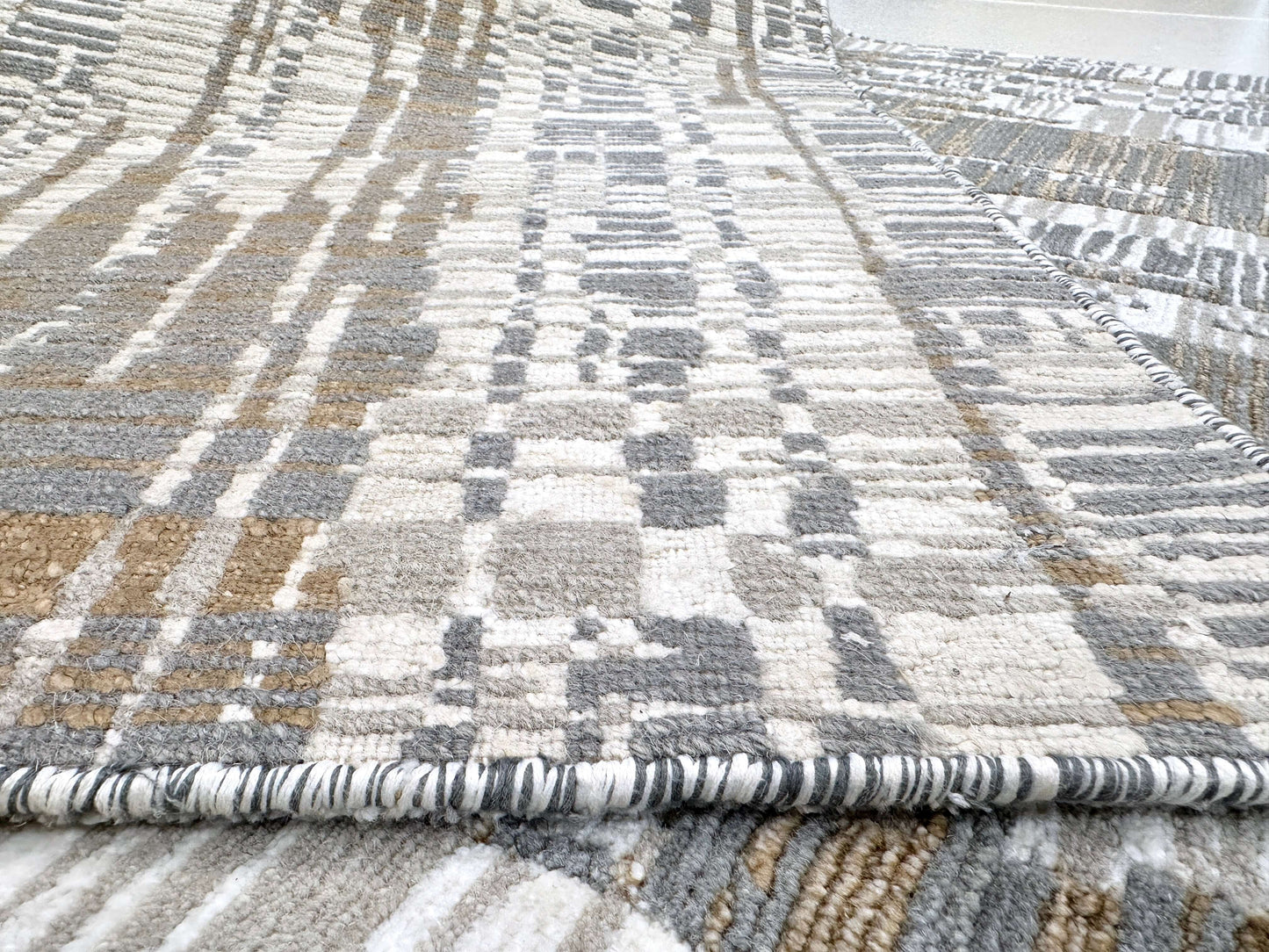 Carved, Modern Tibetan-Style 6x9 (ivory/gold)