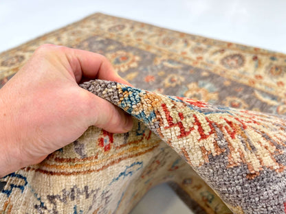 Chobi Farahan gry/bge 4'00"x5'06"