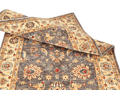 Chobi Farahan gry/bge 4'00"x5'06"