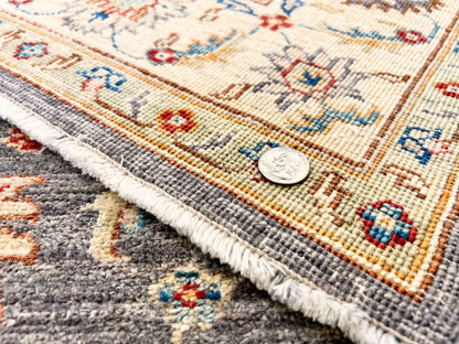 Chobi Farahan gry/bge 4'00"x5'06"