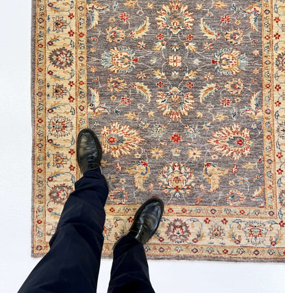 Chobi Farahan gry/bge 4'00"x5'06"