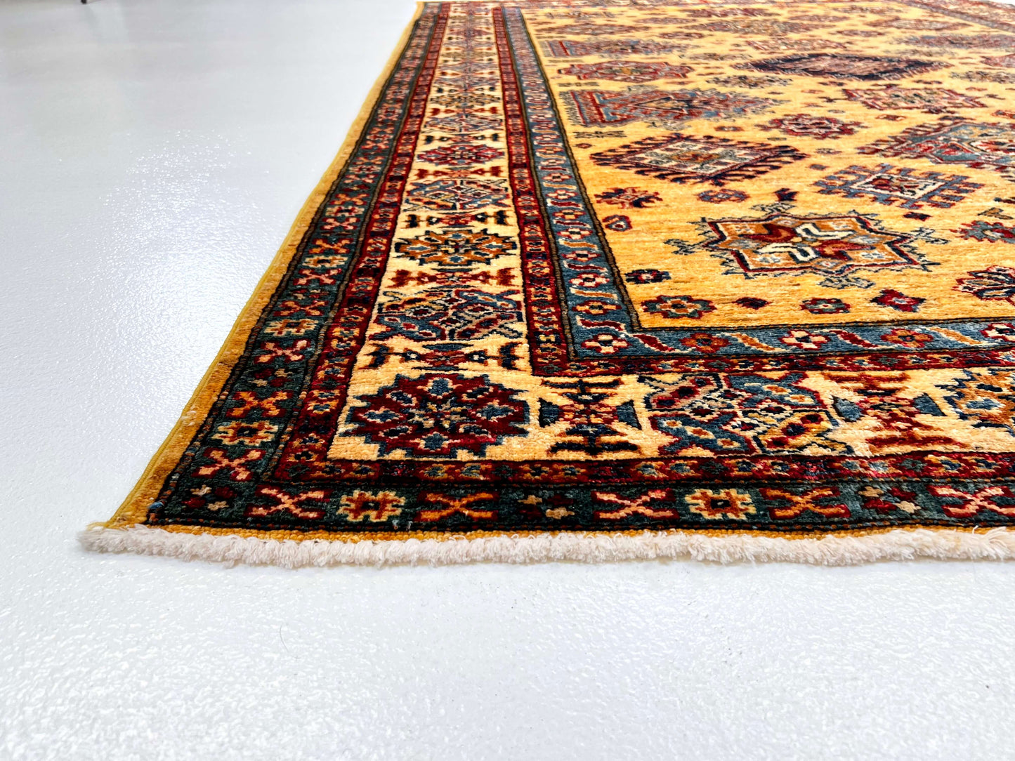 Super Kazak (5'08"x7'11") gold/ivory