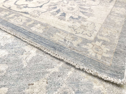 WhiteWash Chobi 10'00" x 13'05" lt.gry/ivo