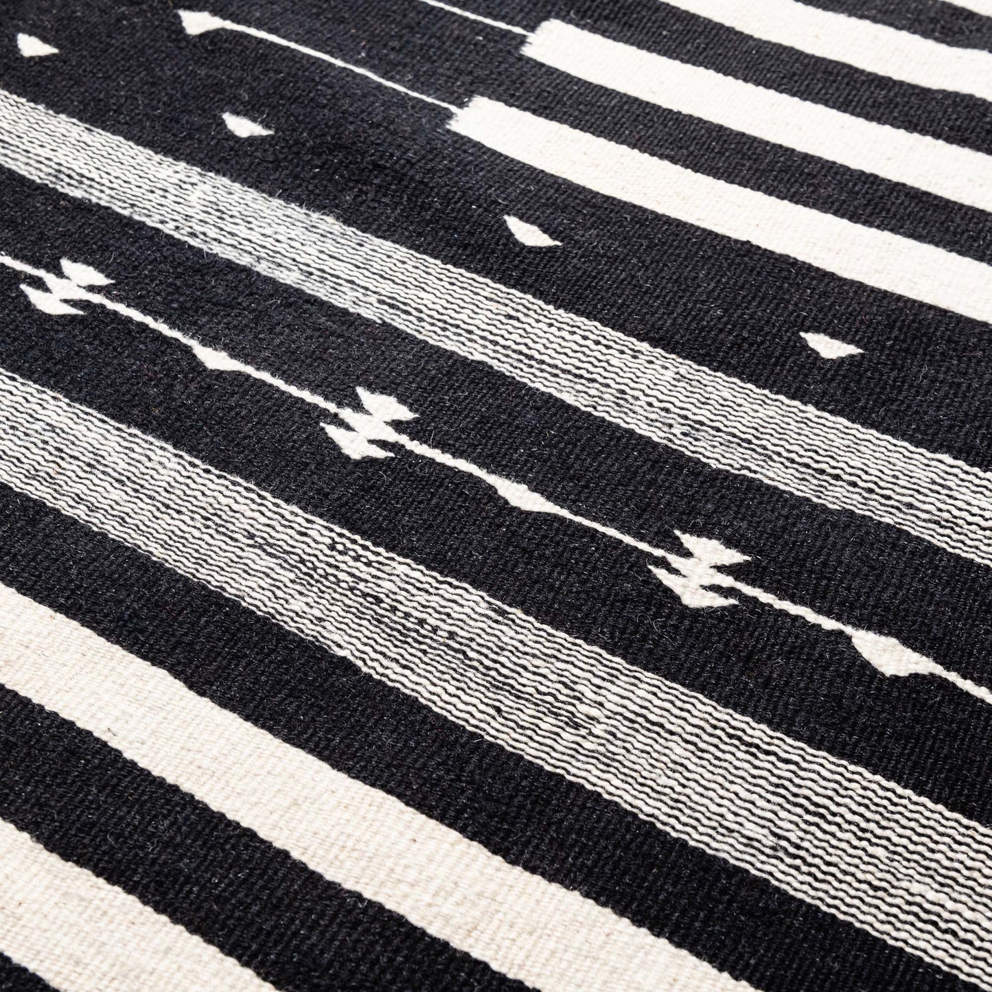 Rehhu - taznakht kilim rug