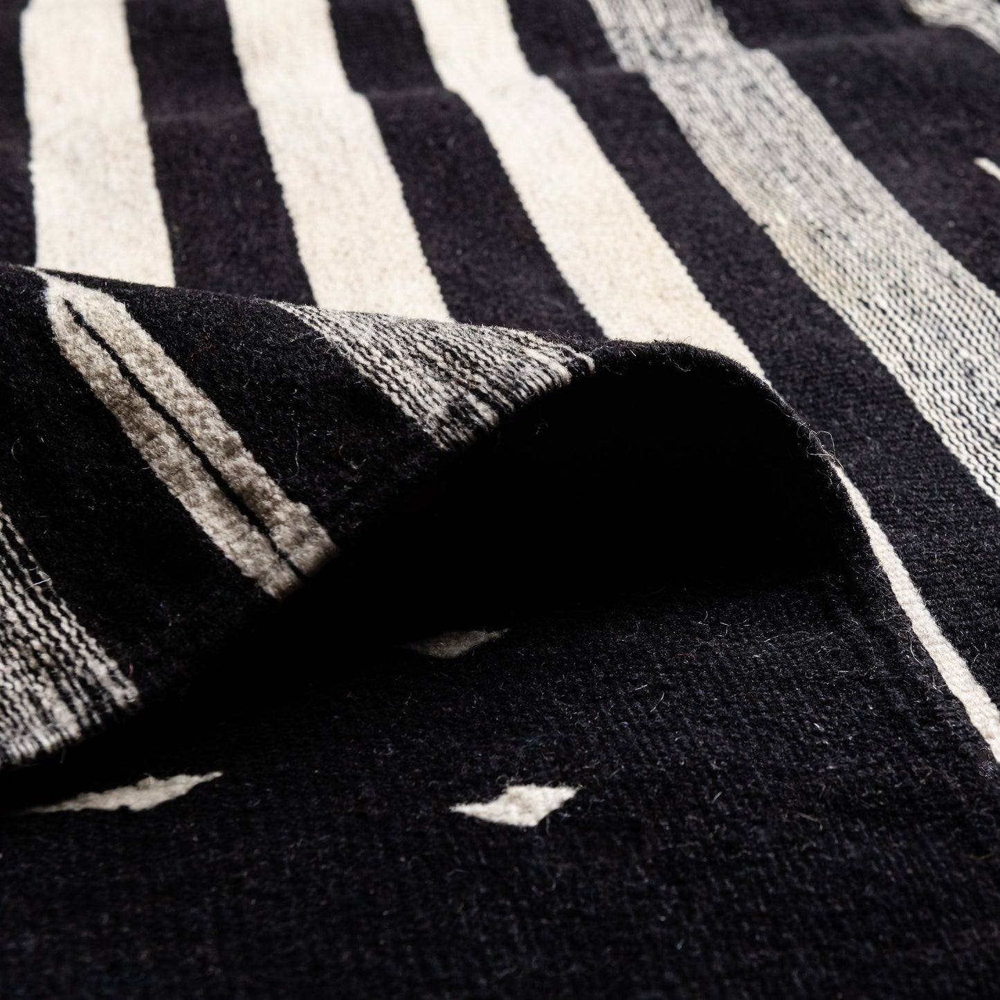 Rehhu - taznakht kilim rug