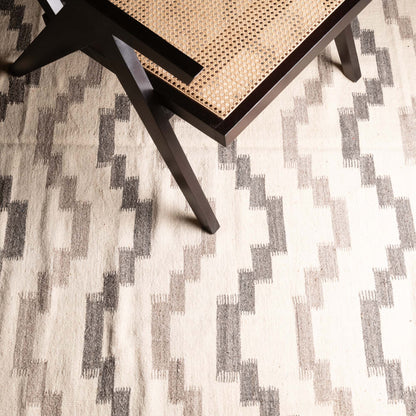 Sanabil - taznakht kilim rug