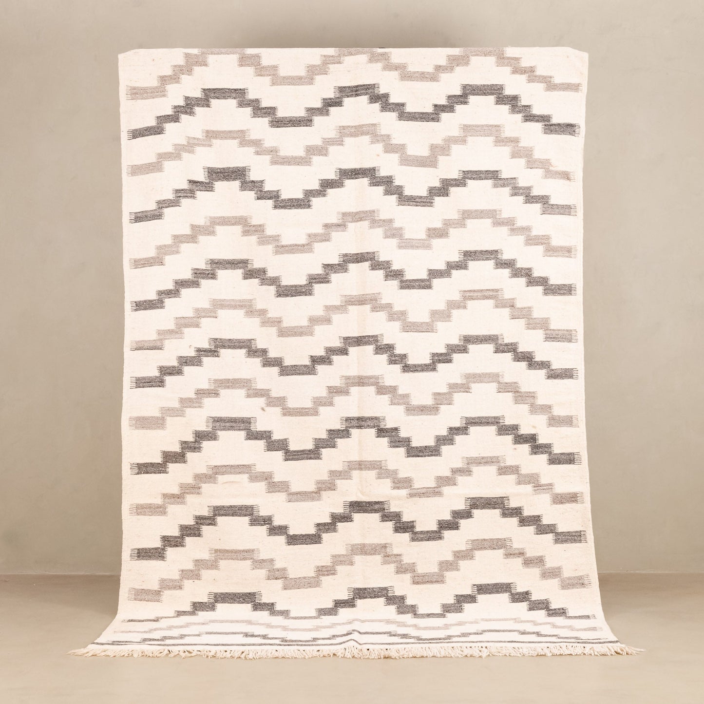 Sanabil - taznakht kilim rug