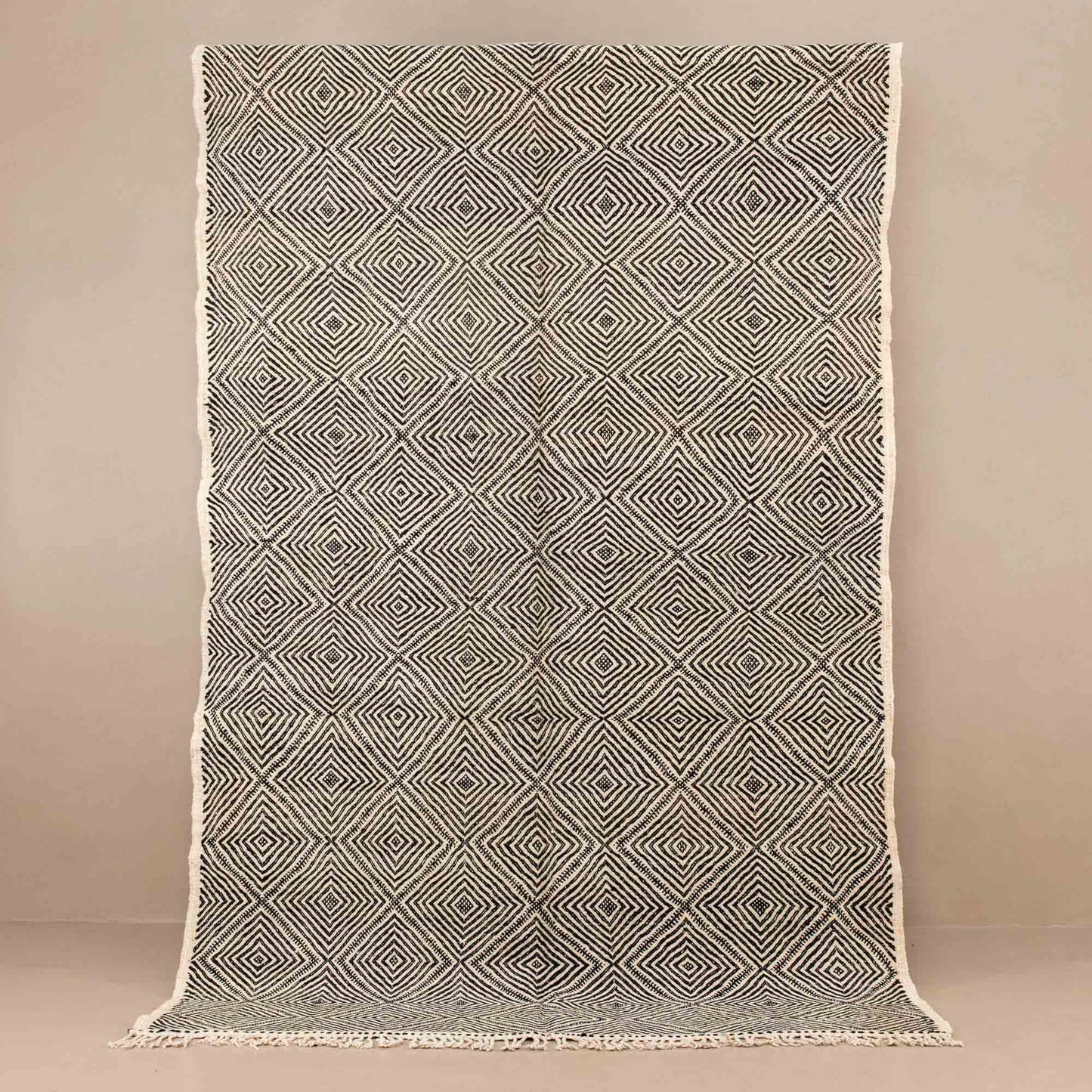 Tafrara - taznakht kilim rug