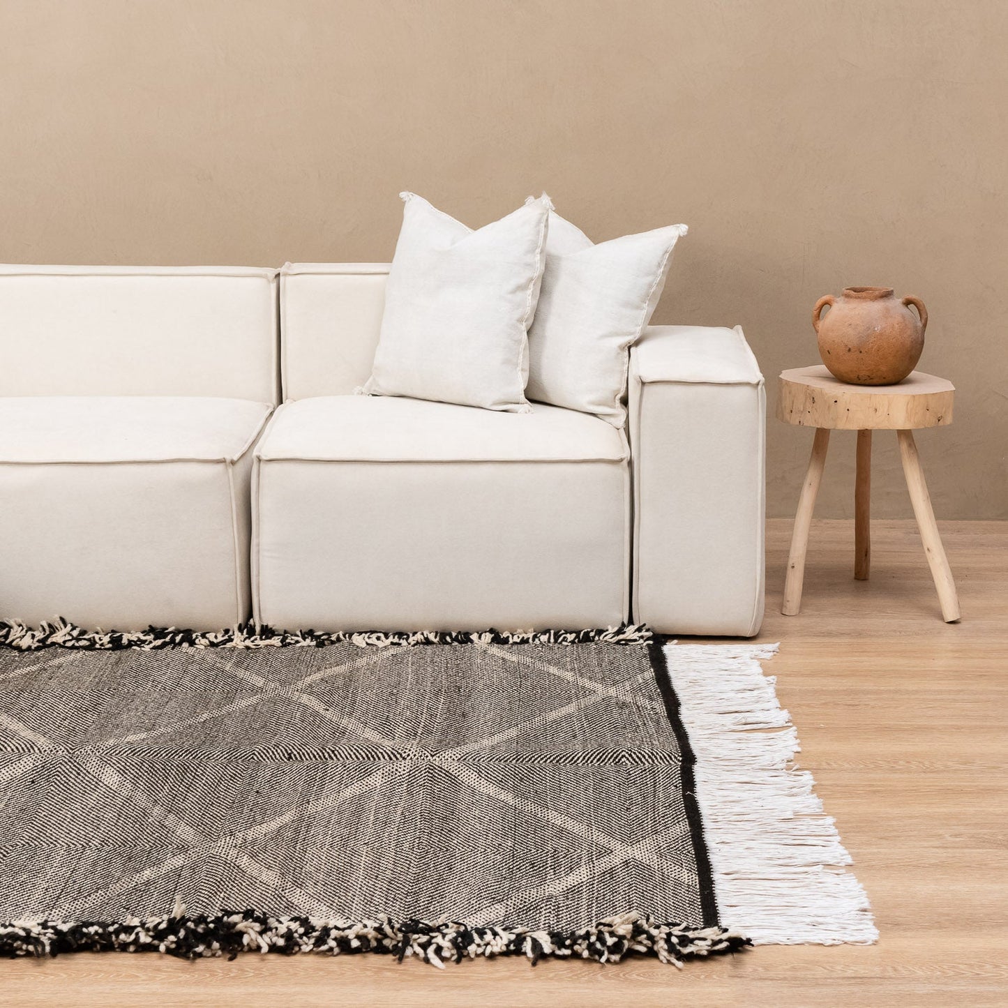 Soheir - taznakht kilim rug